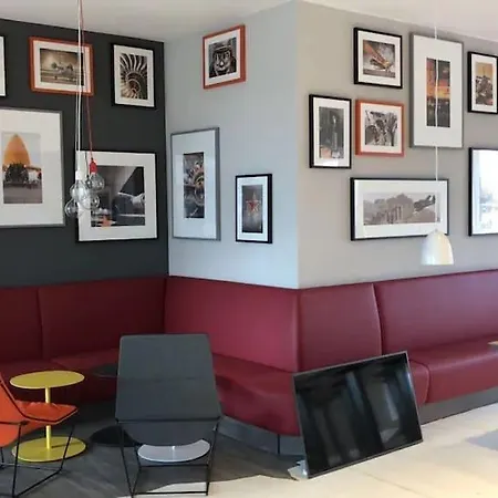 Hotel Campanile Leipzig Halle Airport 3*