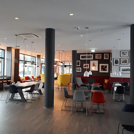 Campanile Leipzig Halle Airport Hotell 3*