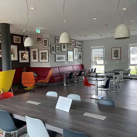 Отель Campanile Leipzig Halle Airport Шкойдиц