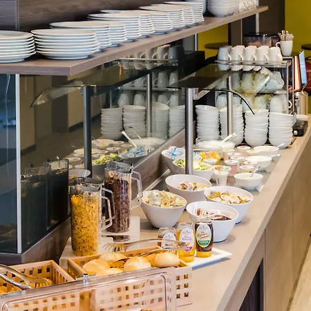 Отель Campanile Leipzig Halle Airport 3*