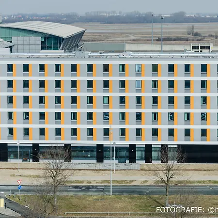 Отель Campanile Leipzig Halle Airport 3*
