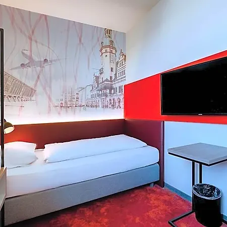 Campanile Leipzig Halle Airport Hotell 3*