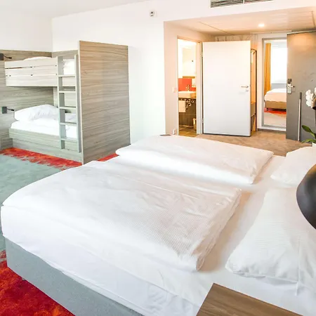 Hotel Campanile Leipzig Halle Airport 3*