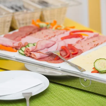 Campanile Leipzig Halle Airport 3* Шкойдиц