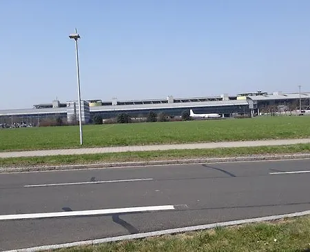 Campanile Leipzig Halle Airport Отель Шкойдиц