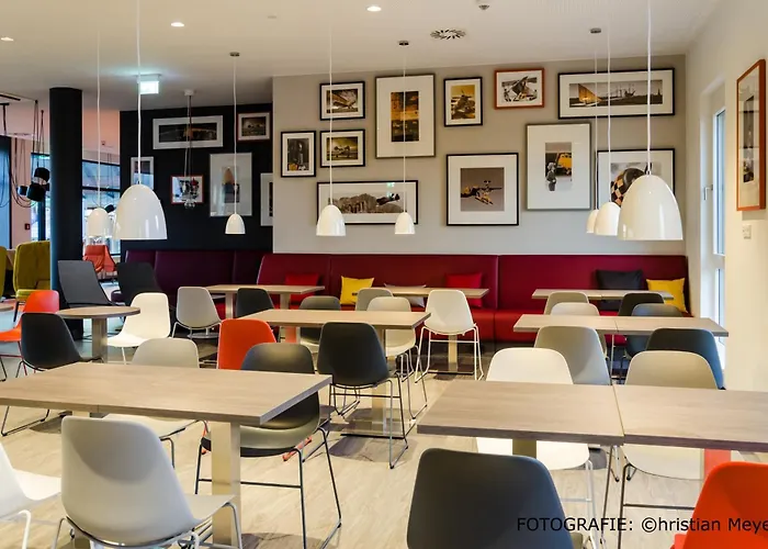 Hotel Campanile Leipzig Halle Airport 3*