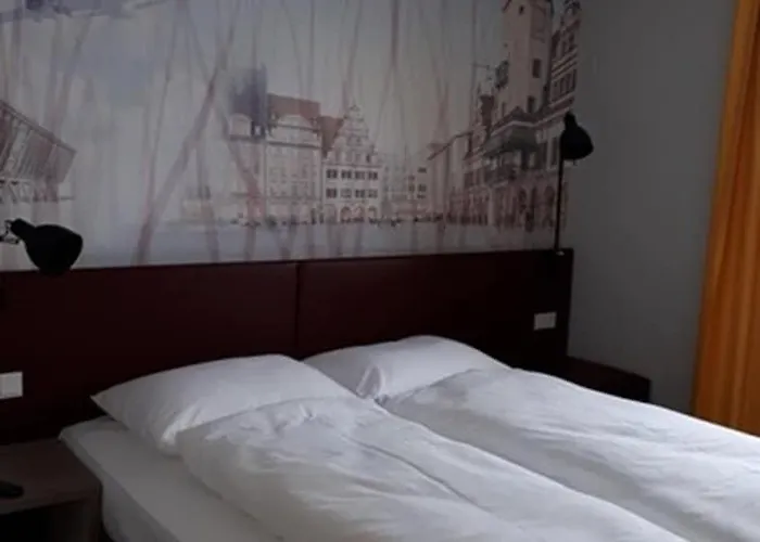 Hotel Campanile Leipzig Halle Airport 3*