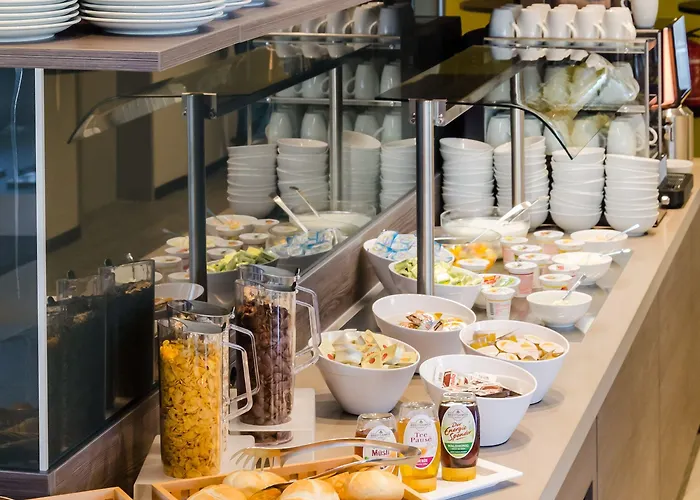 Hotel Campanile Leipzig Halle Airport 3*