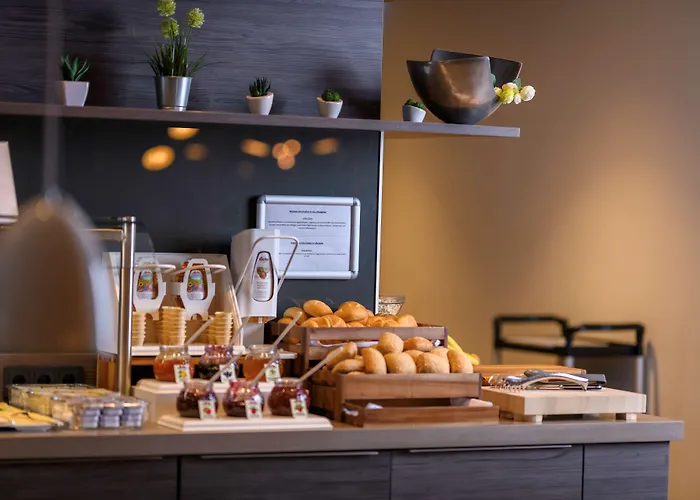 Hotel Campanile Leipzig Halle Airport 3*